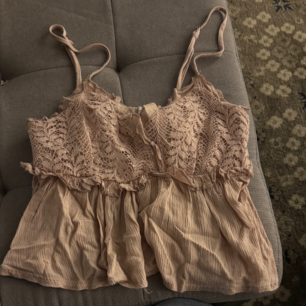 Elegant Lace-Trimmed Women's Camisole in Blush